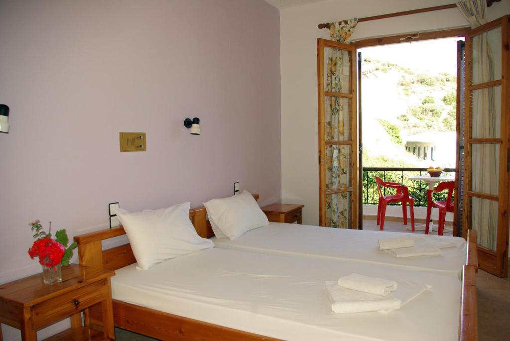 Ostria Hotel อาเยียกาลินี ภายนอก รูปภาพ
